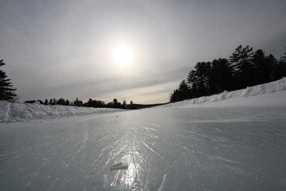 Patinoire sur le lac à Saint-Alphonse-Rodriguez