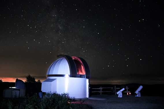 Observatoire de Saint-Zénon la nuit