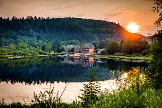 Auberge-du-Vieux-Moulin-summer