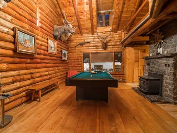 Table de billard chalet Pourvoirie du Lac Blanc