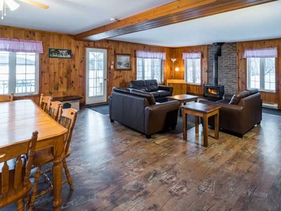 Salon de chalet Pourvoirie du Lac Blanc