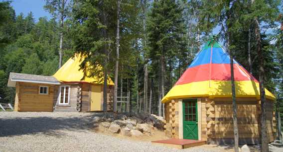 Auberge-du-Vieux-Moulin-teepee