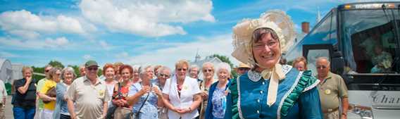 Sylvie Gagnon as a tour guide
