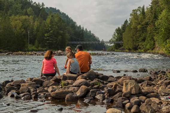 Pont suspendu Parc régional de la Forêt Ouareau