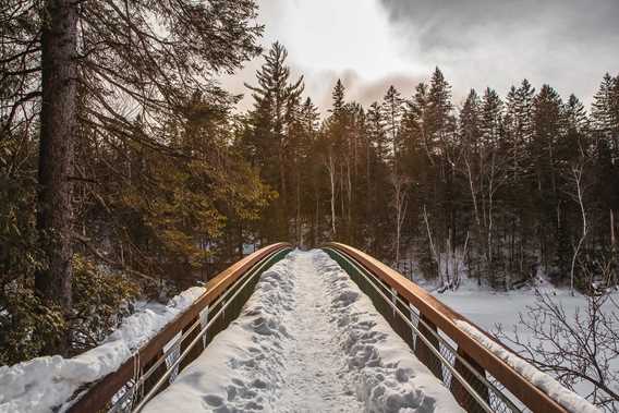 Parc des chutes Monte-à-Peine-et-des-dalles in winter