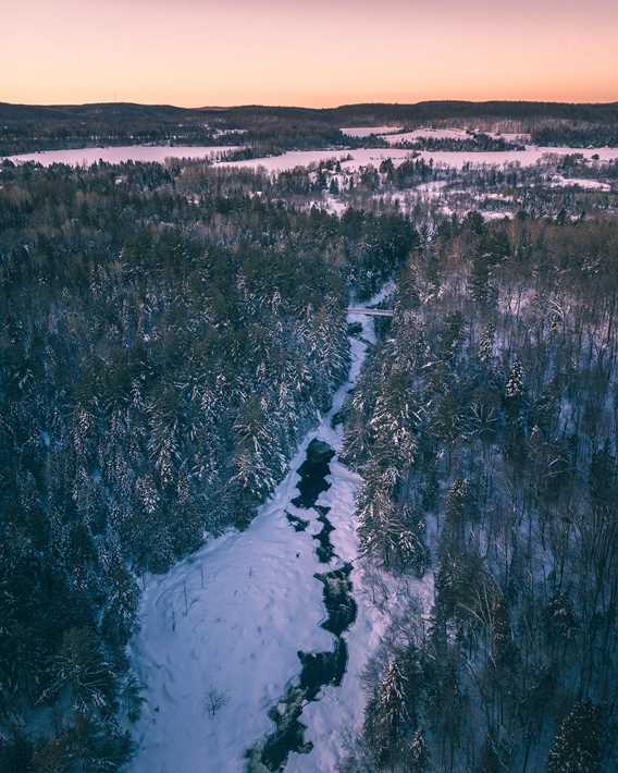 Parc des chutes Monte-à-Peine-et-des-dalles in winter