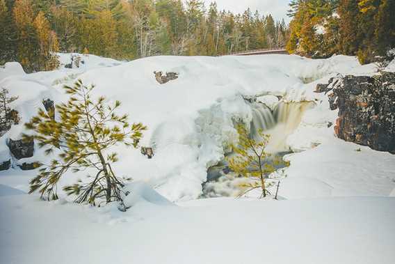 Snowsnoe in Parc des Chutes Monte-à-Peine-et-des-Dalles