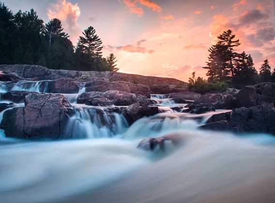 Sunset at parc des cascades