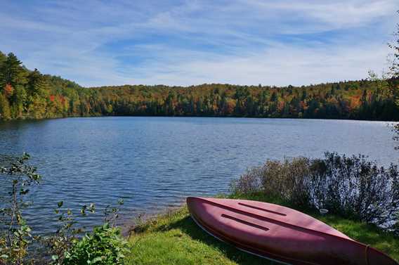 Lake - Auberge du Lac Priscault