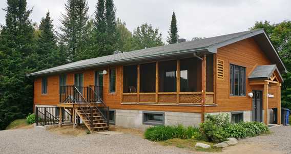 Quatre-Saisons Chalet - Auberge du Lac Priscault