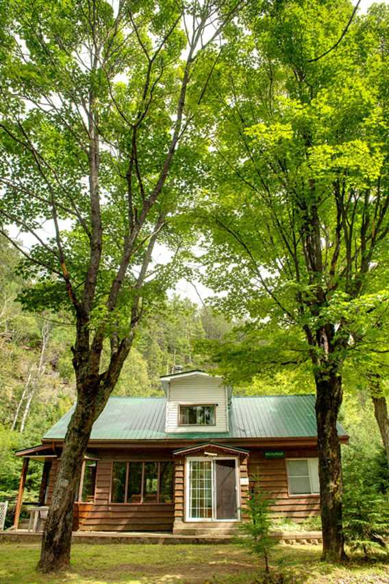 centre-de-plein-air-etincelle-chalet-ete