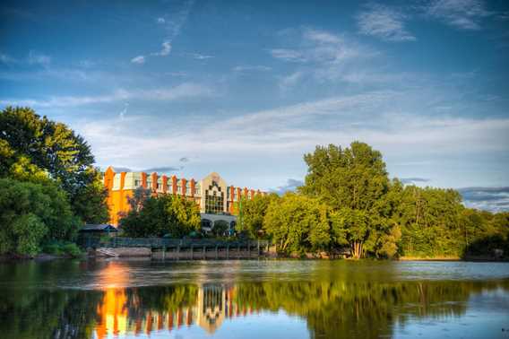 hotel-chateau-joliette-inn-outdoor