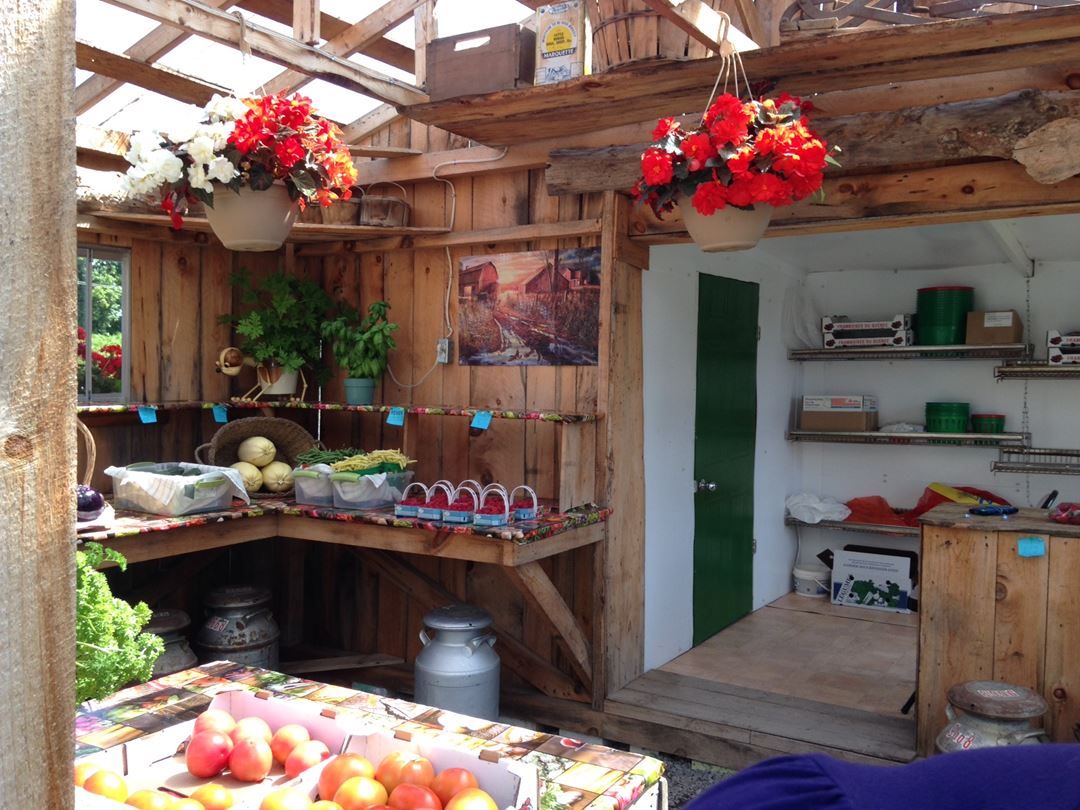 ferme-richard-desmarais-fruits-vegetables-stand