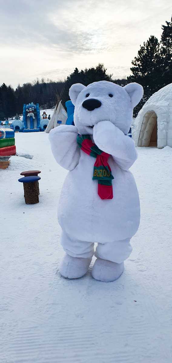 Mascotte au parc de jeux gonflables à Saint-Jean-de-Matha