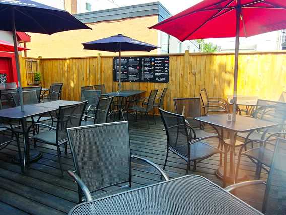 Terrasse du restaurant Le Tusk cuisine et bar