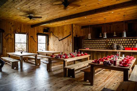 sucrerie-du-domaine-cabane-a-sucre-de-luxe