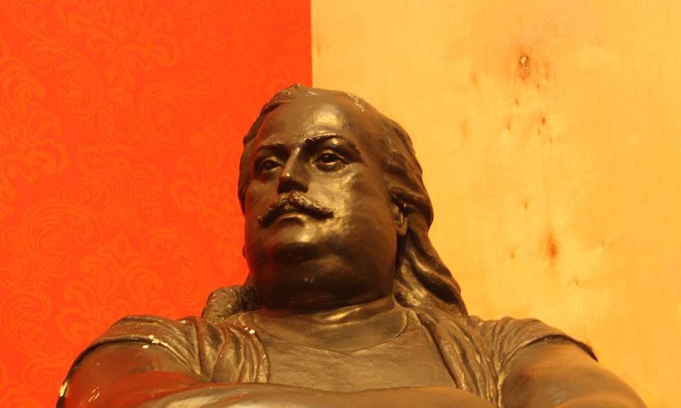 Statue de Louis-Cyr à la Maison Louis-Cyr