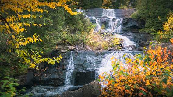 Chute-aux-Rats dans le parc national du Mont-Tremblant 