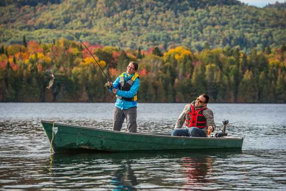 Faire de la pêche à la Pourvoirie du Lac Croche 