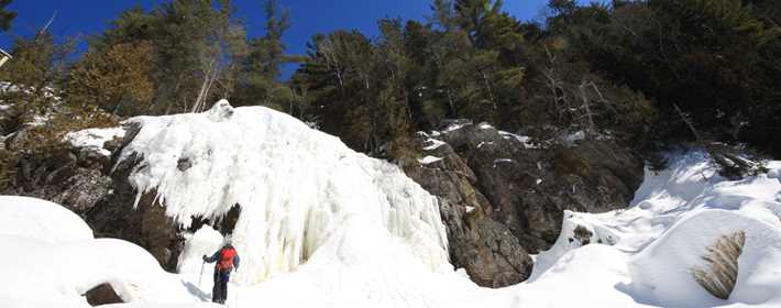 Snowshoeing at Saint-Côme