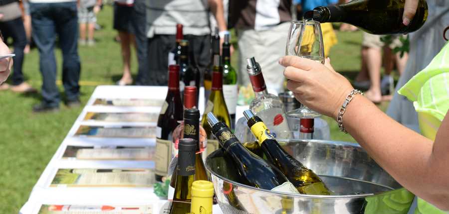 Wine tasting at the Festival vins et histoire at Terrebonne