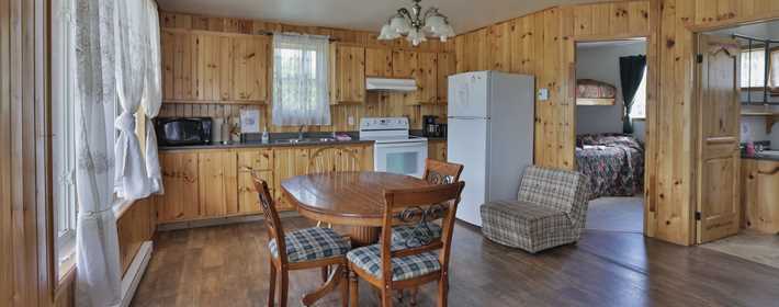L'intérieur d'un chalet à L'Auberge La Barrière