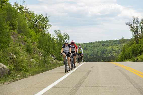 Ride a bike with friends in Lanaudière