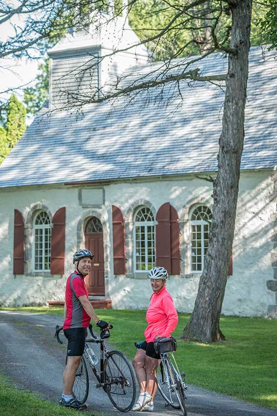 Faire du vélo dans les circuits cyclables des îles de Berthier