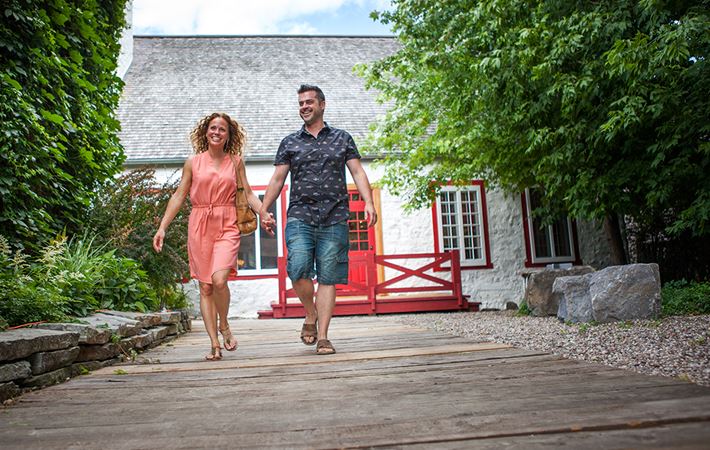 Se promener dans le Vieux-Terrebonne en couple