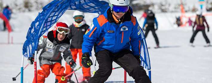 Ski family in Val Saint-Côme