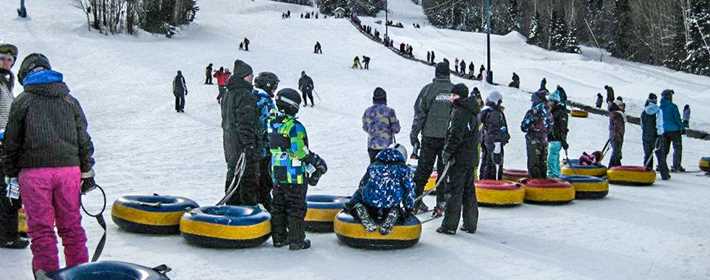 Aller aux glissades au centre de ski La Réserve