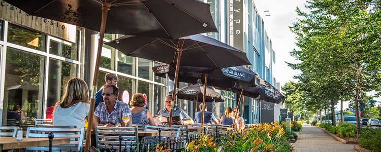 Urban destination in Repentigny towards the terraces