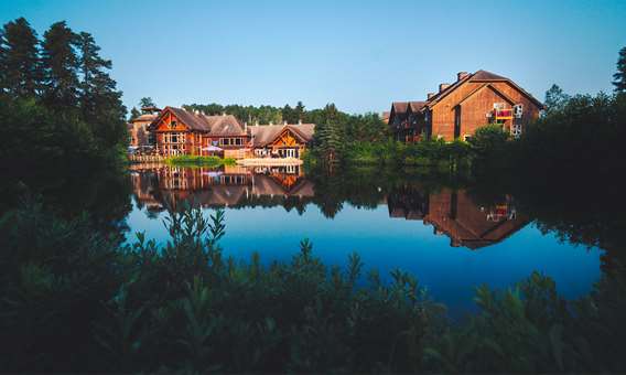 Auberge du Lac Taureau en été