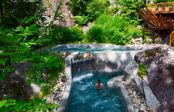 La Source Bains Nordiques in summer